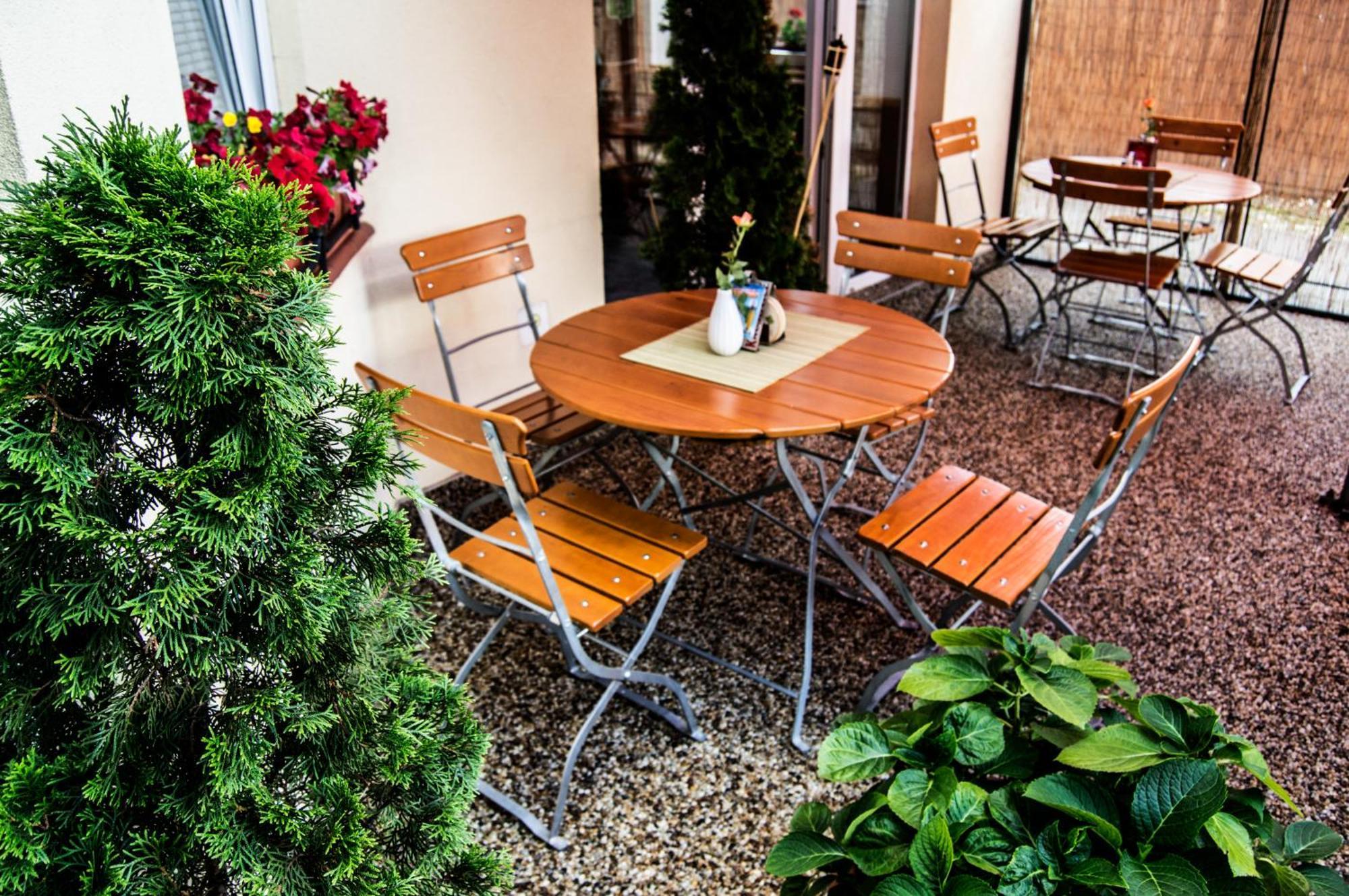 Restaurace A Penzion Garnet Olomouc Bagian luar foto
